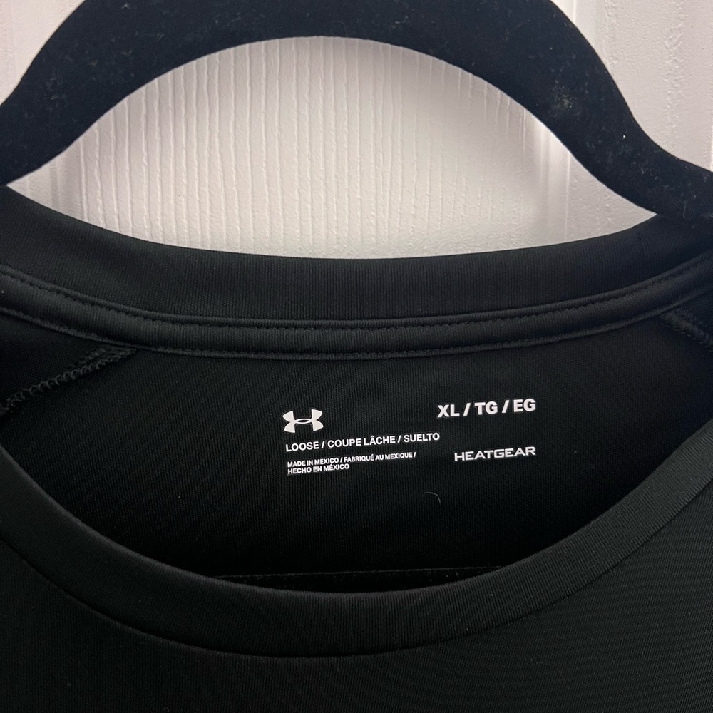 Under Armour Black Short-Sleeve Performance Tee - Picture 3 of 6